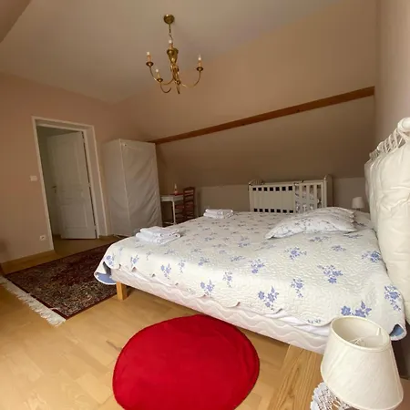 Дом отдыха La Maison D'aime - Spacieuse Et Grand Jardin