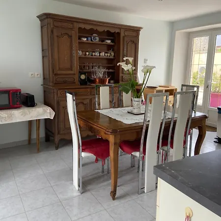 Дом отдыха La Maison D'aime - Spacieuse Et Grand Jardin *