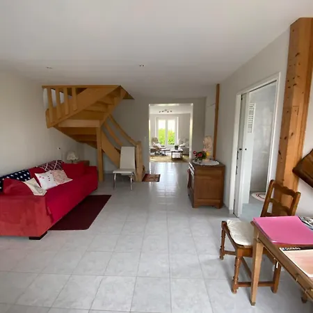 Дом отдыха La Maison D'aime - Spacieuse Et Grand Jardin *