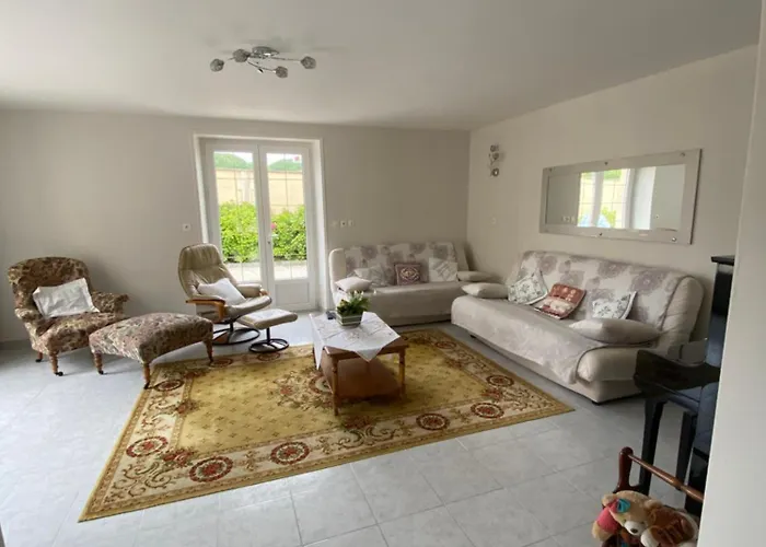 La Maison D'aimé - Spacieuse Et Grand Jardin Banville